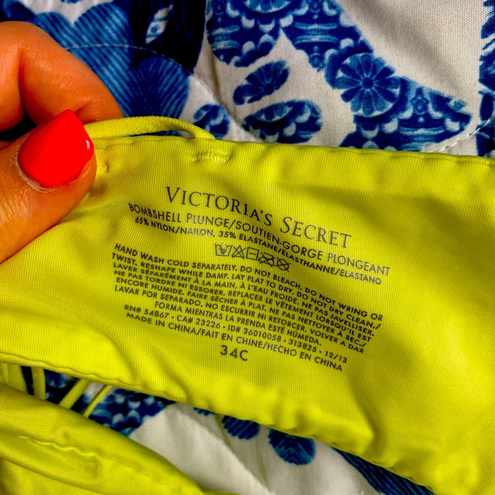 Victoria Secret 34c bombshell bra